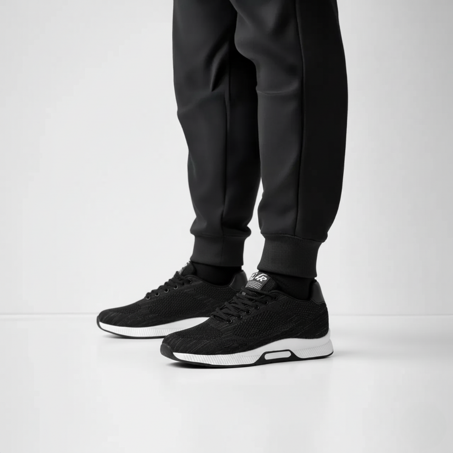 V2 RUNNER STEALTH BLACK